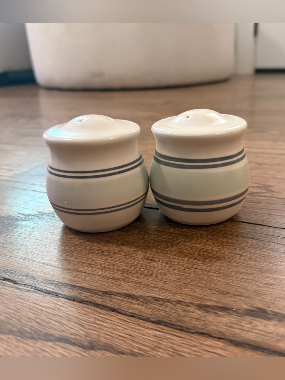 Vintage Pfaltzgraff S&P Shakers